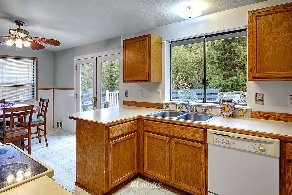 11684 Tulin Road Northeast Kingston, WA 98346 - Photo 9 of 25 Gallery Image 9
