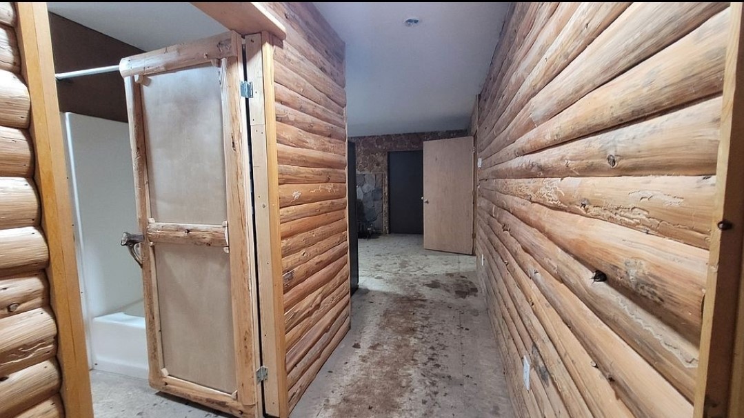 2449 Mont Gabriel Road Wolverine, MI 49799 - Photo 6 of 24 1910962-5.JPG