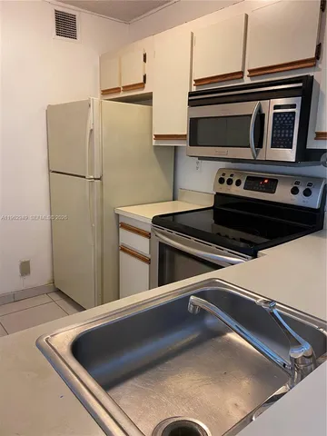 $1,850 | 14168 Southwest 93rd Lane, Unit 14168, Miami, FL 33186