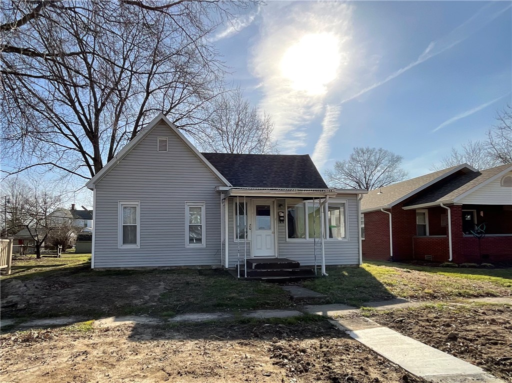 205 South 3rd Street Altamont, IL 62411 - Photo 3 of 28