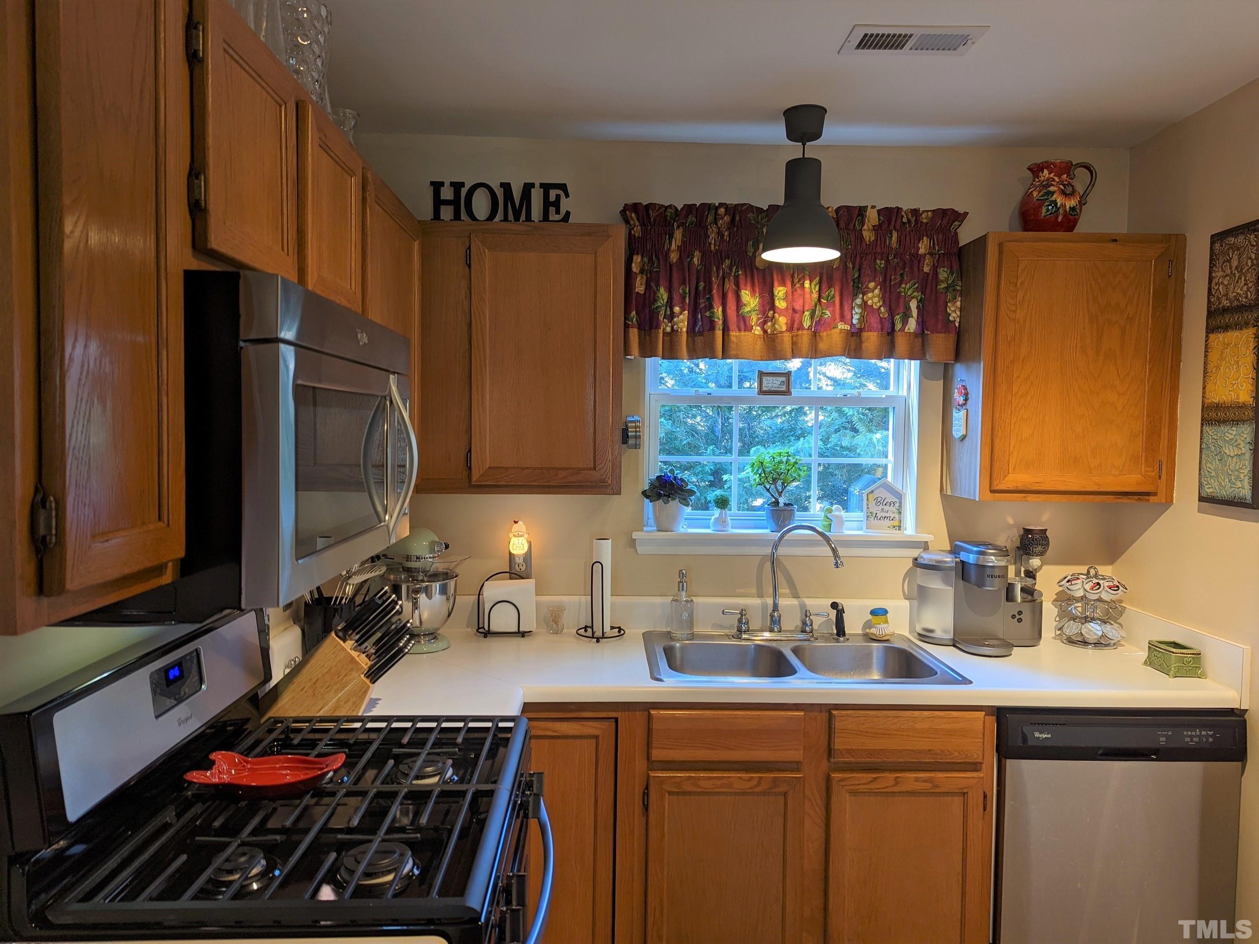 1104 Stoneferry Lane Raleigh, NC 27606 - Photo 28 of 43 Gallery Image 28