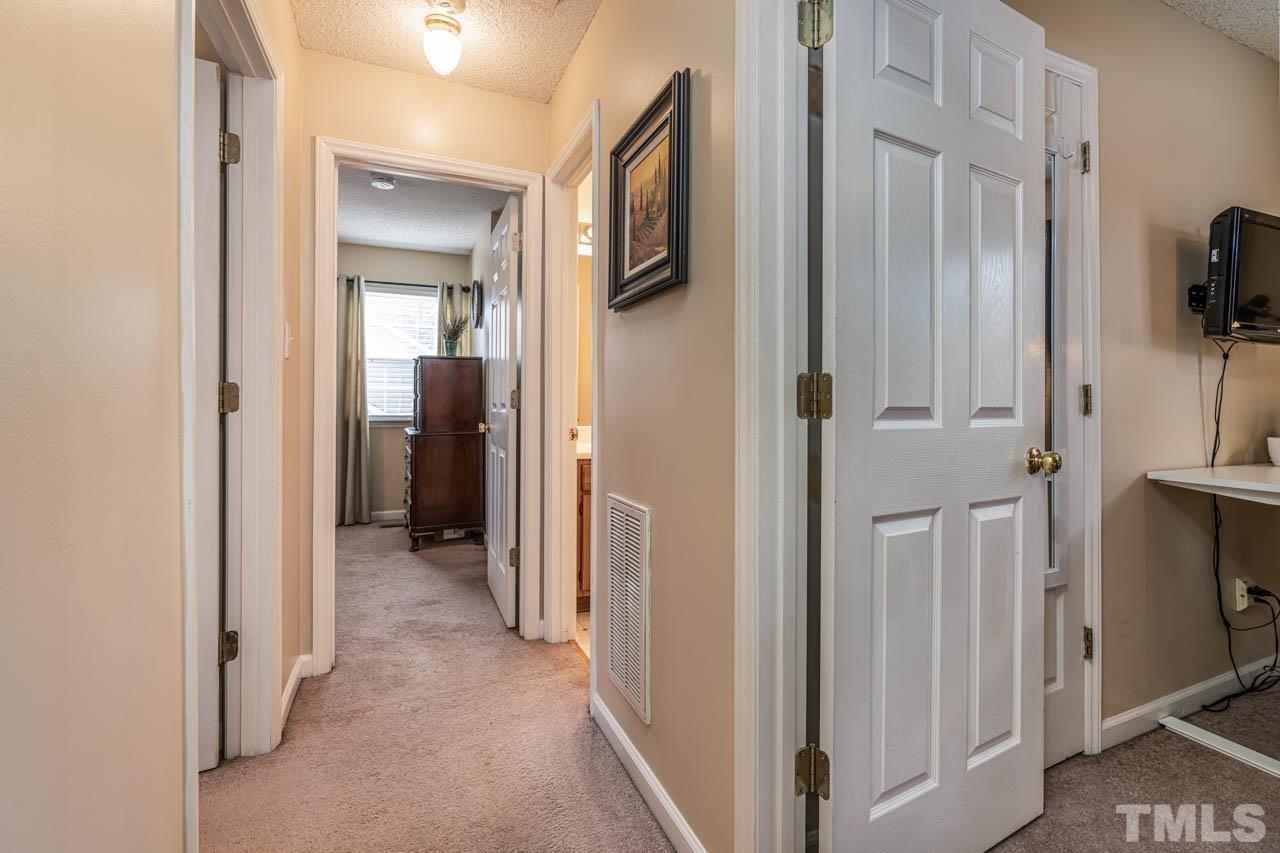 1104 Stoneferry Lane Raleigh, NC 27606 - Photo 37 of 43 Gallery Image 37