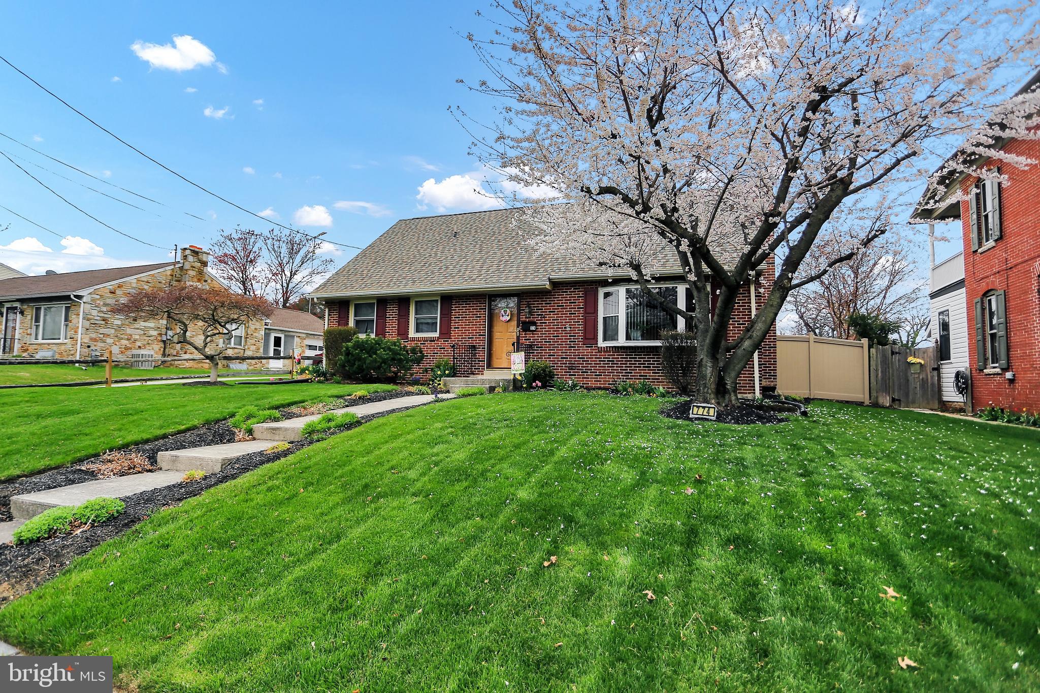 774 Broadway Hanover, PA 17331 - Photo 2 of 41