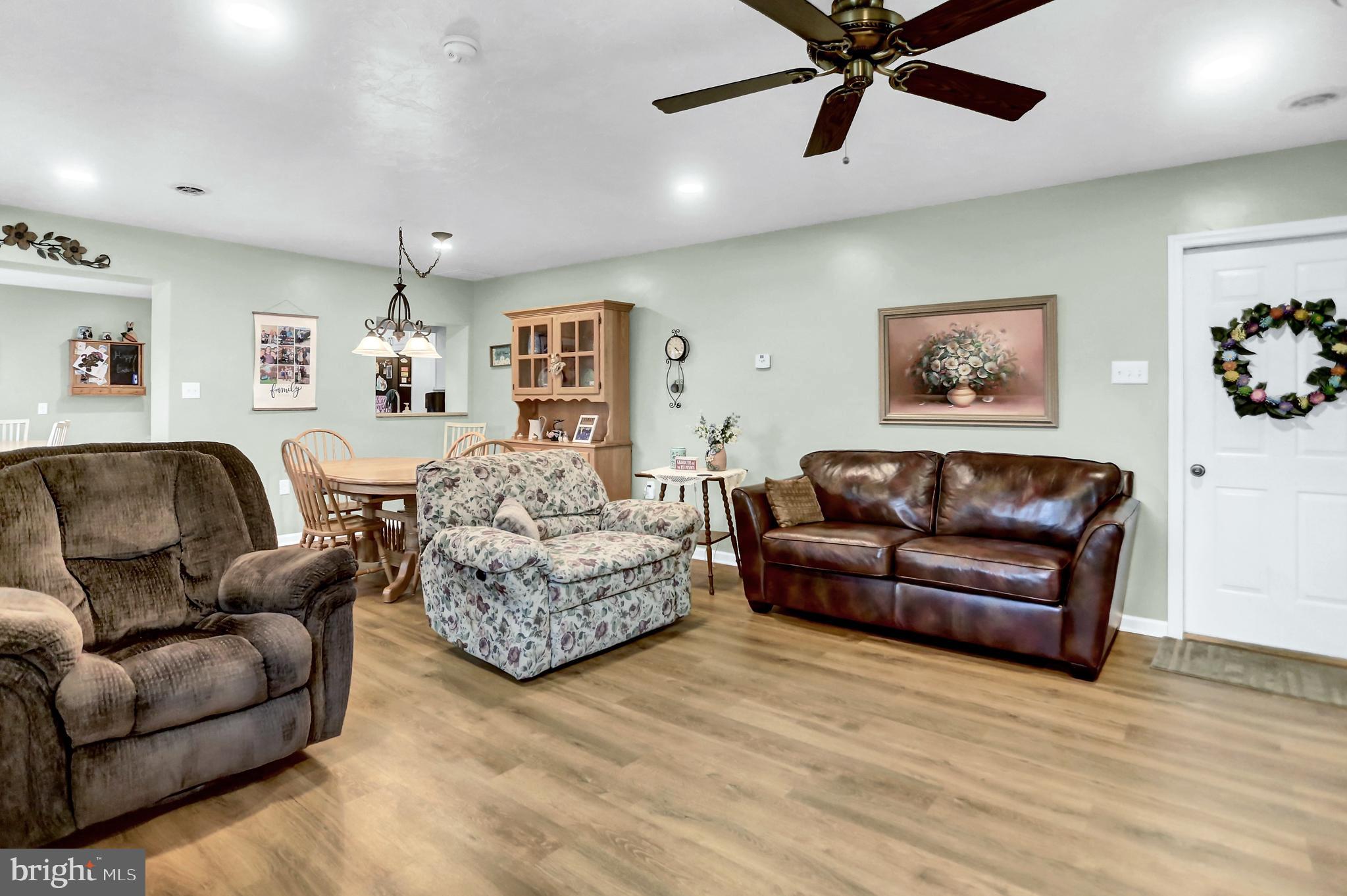 774 Broadway Hanover, PA 17331 - Photo 7 of 41