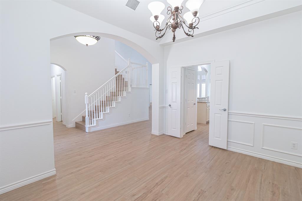 819 Redbud Drive Allen, TX 75002 - Photo 5 of 27