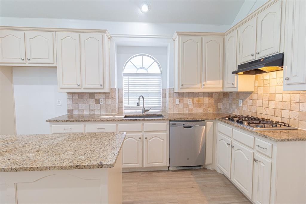 819 Redbud Drive Allen, TX 75002 - Photo 9 of 27