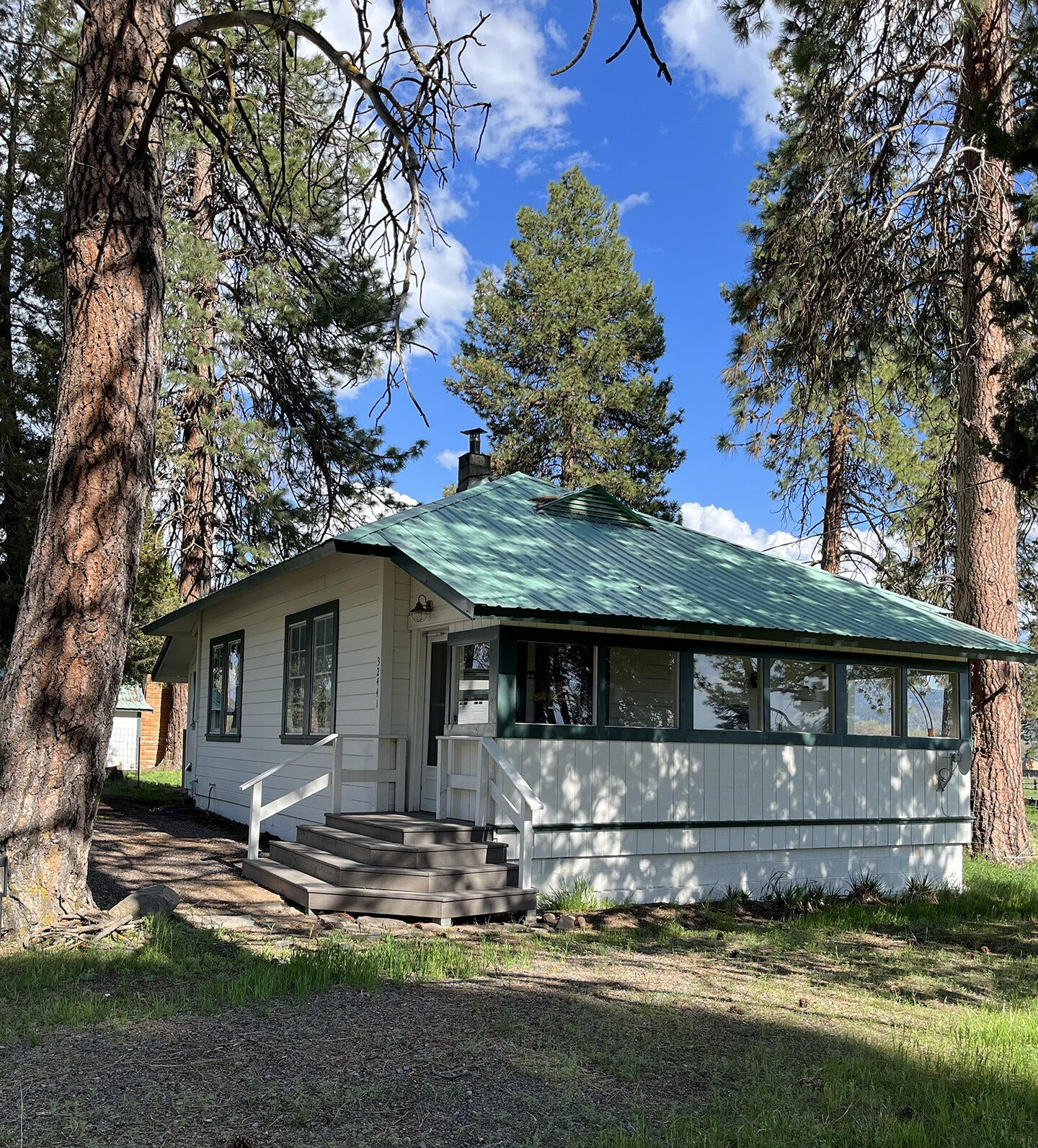 32441 Modoc Point Road Chiloquin, OR 97624 - Photo 1 of 26 01_exterior1