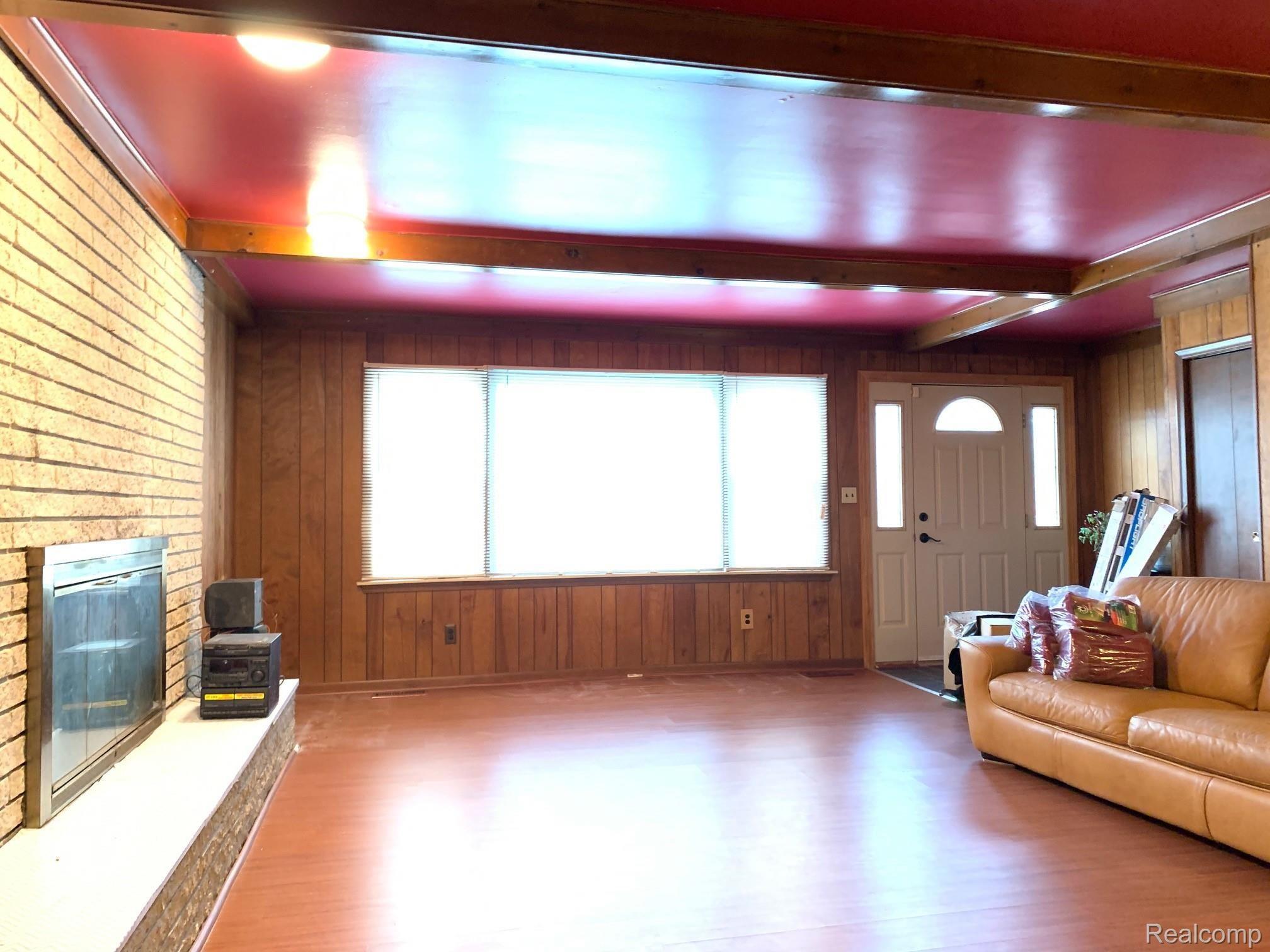 15013 Charles R Avenue Eastpointe, MI 48021 - Photo 15 of 27 FAMILY ROOM VIEW 1.jpg