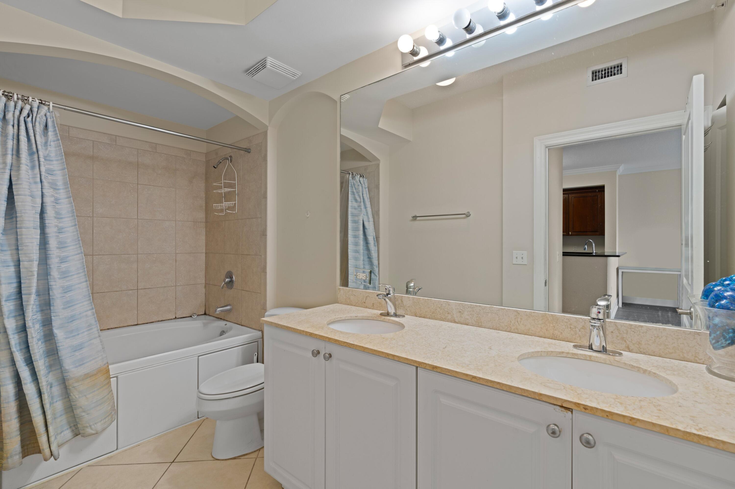 1660 Renaissance Commons Boulevard, Unit 2629 Boynton Beach, FL 33426 - Photo 10 of 25 Primary Bathroom