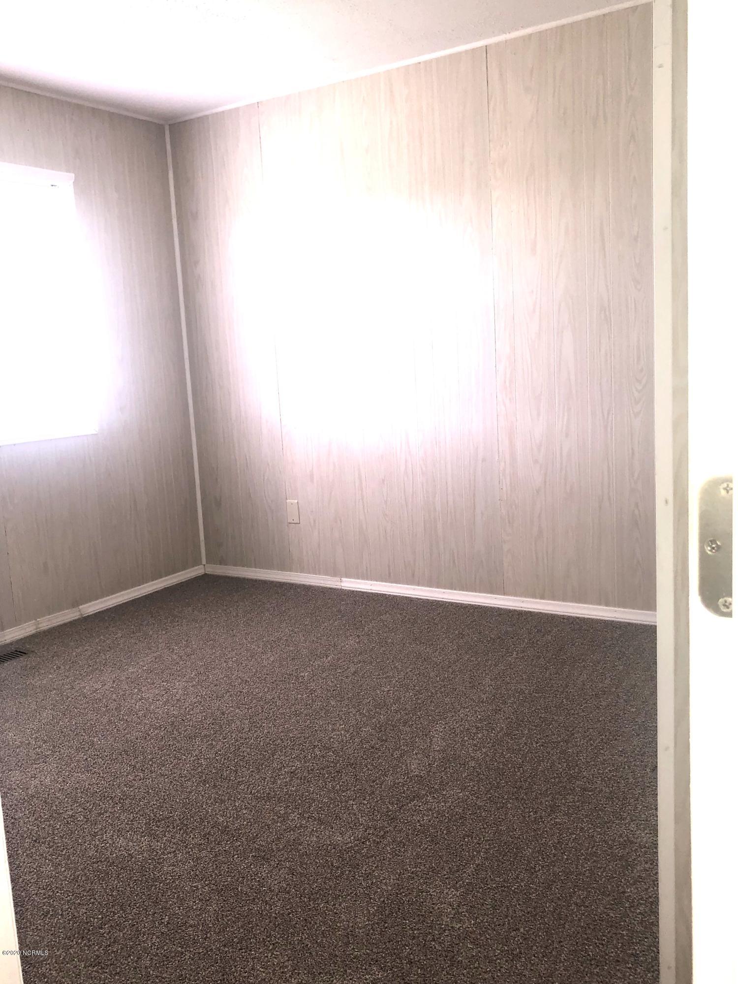 305 Newport Loop Road Newport, NC 28570 - Photo 5 of 14 96D51CE3-179C-47F9-B980-DFFBB5B8289B