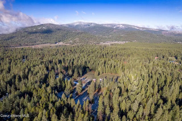 $615,000 | 325 Al's Welding Road, Spirit Lake, ID 83869