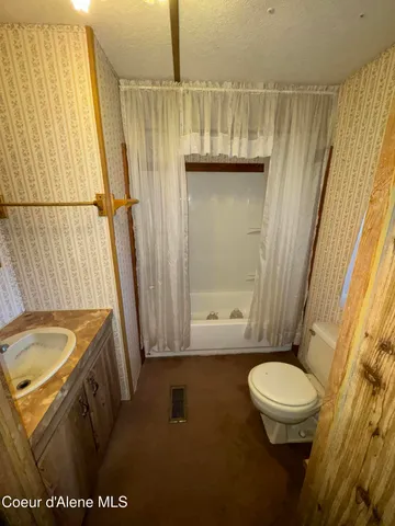 $615,000 | 325 Al's Welding Road, Spirit Lake, ID 83869