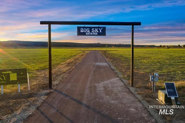 $395,000 | 10160 Clearview Lane, Emmett, ID 83617