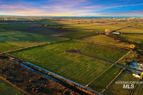 $395,000 | 10160 Clearview Lane, Emmett, ID 83617