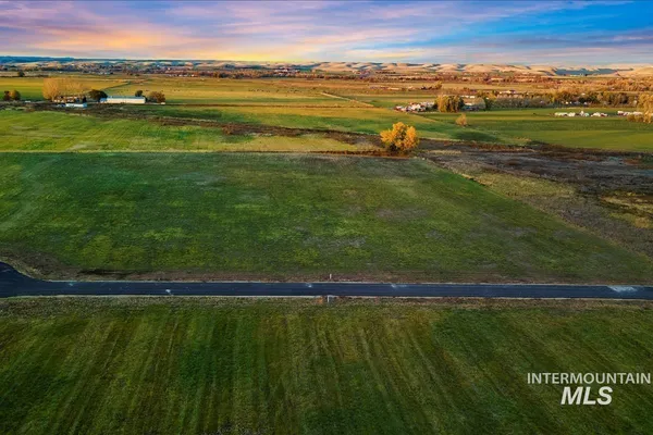 $395,000 | 10160 Clearview Lane, Emmett, ID 83617