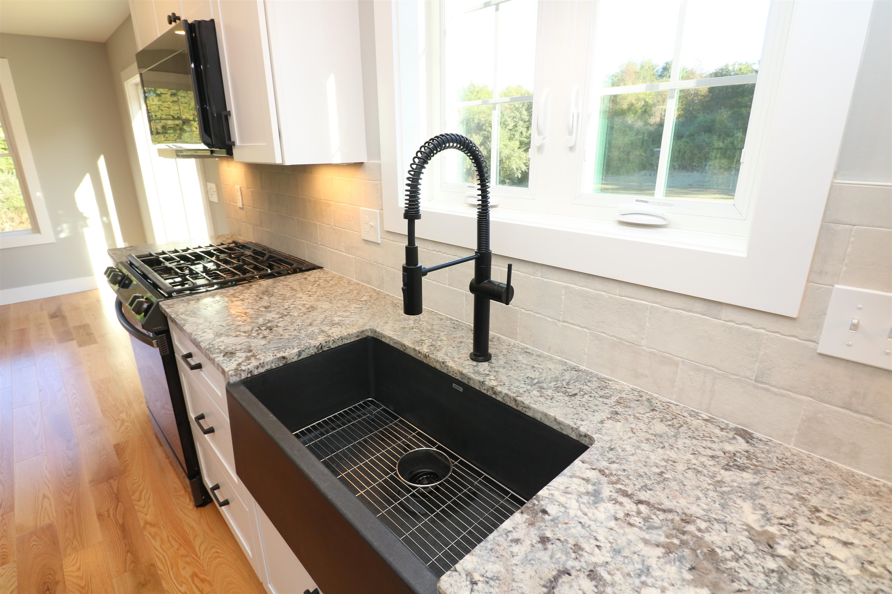 112 Kelsey Road, Unit 4 Nottingham, NH 03290 - Photo 12 of 35 Gallery Image 12