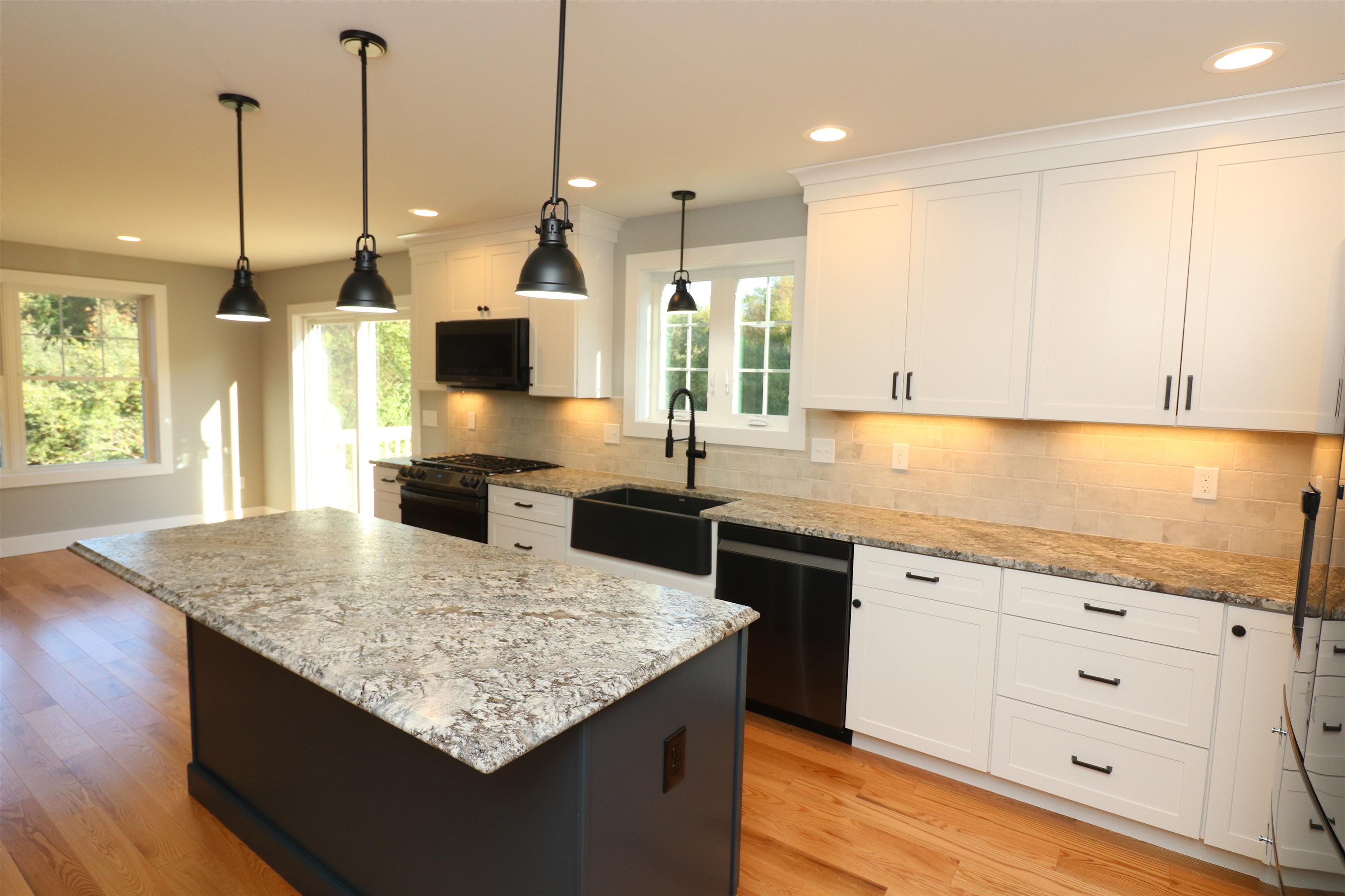 112 Kelsey Road, Unit 4 Nottingham, NH 03290 - Photo 9 of 35 Gallery Image 9