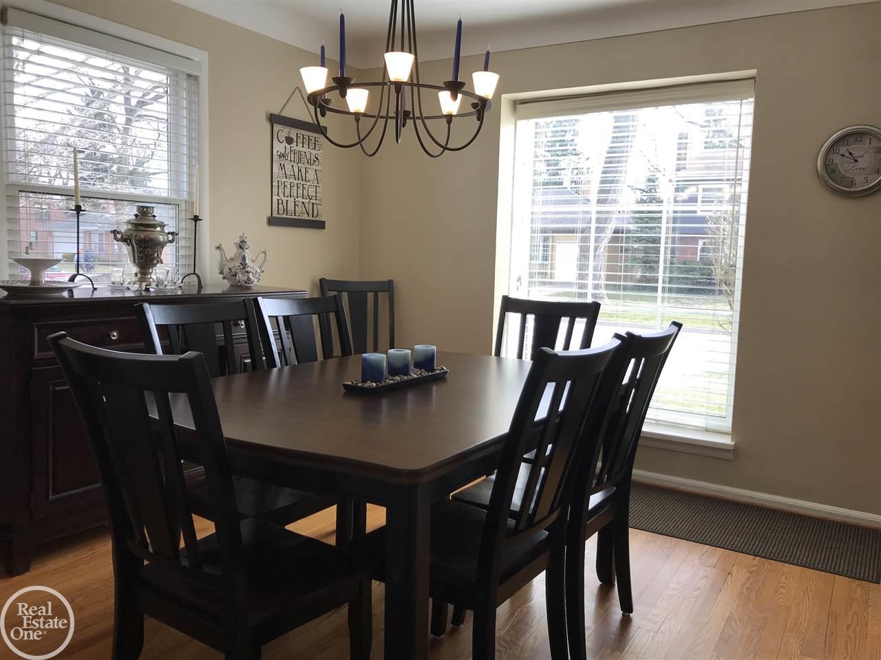 120 Maplefield Road Pleasant Ridge, MI 48069 - Photo 7 of 35 50009912-6.JPG