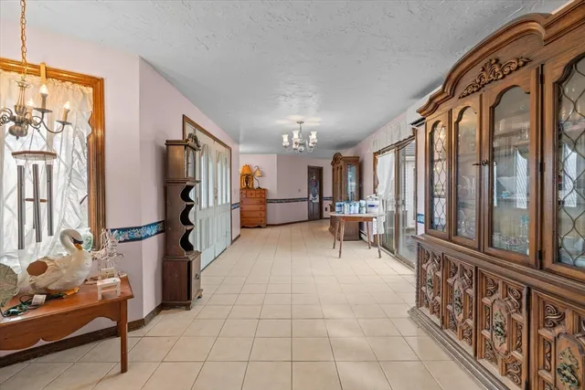 $1,099,000 | 186 8 Lots Road, Sutton, MA 01590