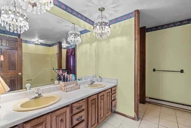 $1,099,000 | 186 8 Lots Road, Sutton, MA 01590