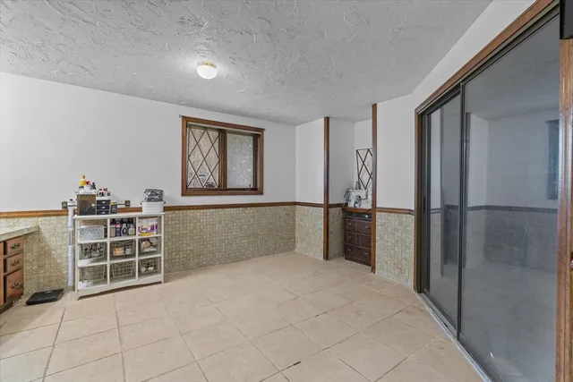 $1,099,000 | 186 8 Lots Road, Sutton, MA 01590