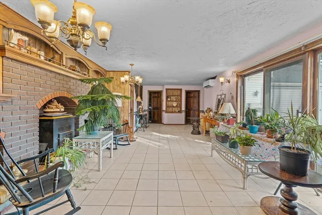 $1,099,000 | 186 8 Lots Road, Sutton, MA 01590