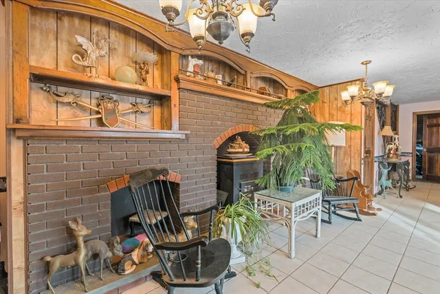 $1,099,000 | 186 8 Lots Road, Sutton, MA 01590