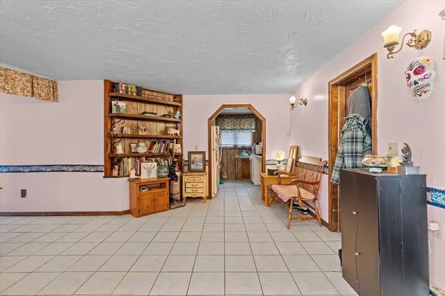 $1,099,000 | 186 8 Lots Road, Sutton, MA 01590