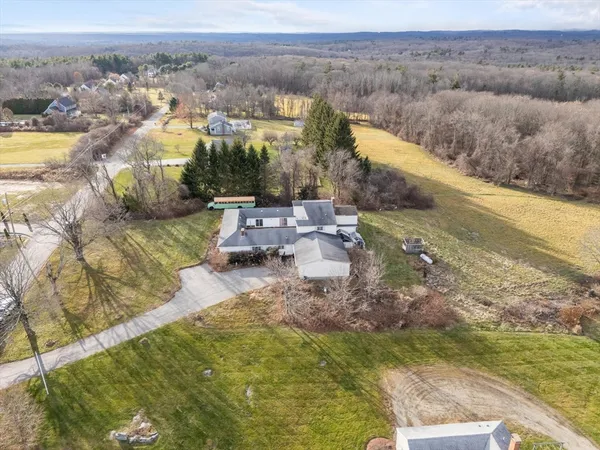 $849,000 | 186 8 Lots Road, Sutton, MA 01590