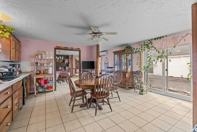 $1,099,000 | 186 8 Lots Road, Sutton, MA 01590