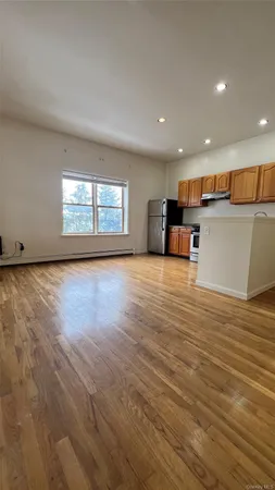 $1,945 | 74 North Street, Unit 3, Newburgh, NY 12550
