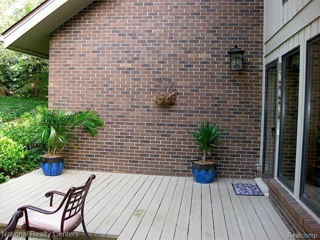 1830 Carter Road Rochester, MI 48306 - Photo 21 of 24 Deck