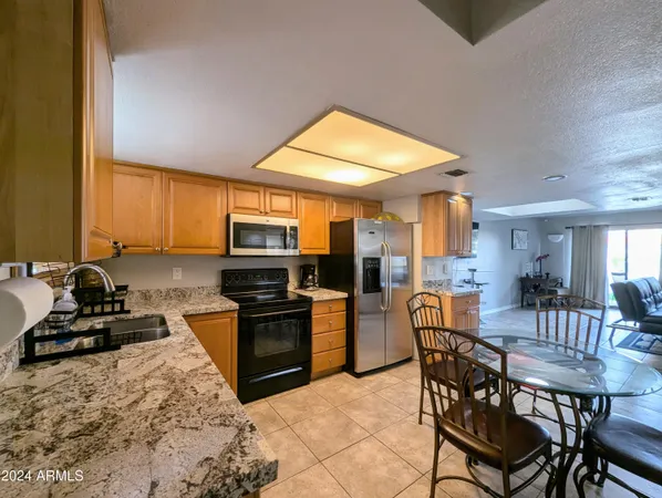 $1,798 | 18239 North 40th Street, Unit 168, Phoenix, AZ 85032