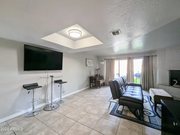 $1,798 | 18239 North 40th Street, Unit 168, Phoenix, AZ 85032