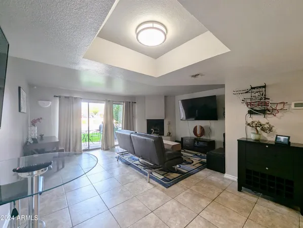 $1,698 | 18239 North 40th Street, Unit 168, Phoenix, AZ 85032