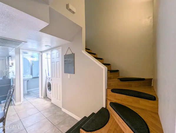 $1,698 | 18239 North 40th Street, Unit 168, Phoenix, AZ 85032