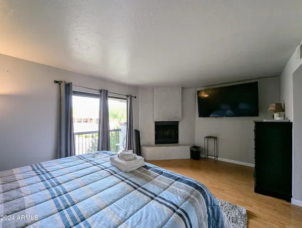 $1,698 | 18239 North 40th Street, Unit 168, Phoenix, AZ 85032