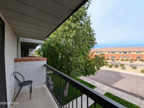 $1,698 | 18239 North 40th Street, Unit 168, Phoenix, AZ 85032
