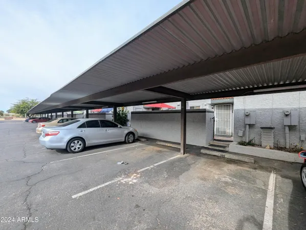 $1,698 | 18239 North 40th Street, Unit 168, Phoenix, AZ 85032