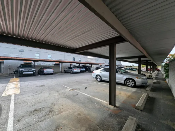 $1,698 | 18239 North 40th Street, Unit 168, Phoenix, AZ 85032