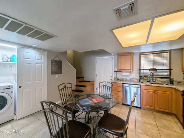 $1,798 | 18239 North 40th Street, Unit 168, Phoenix, AZ 85032