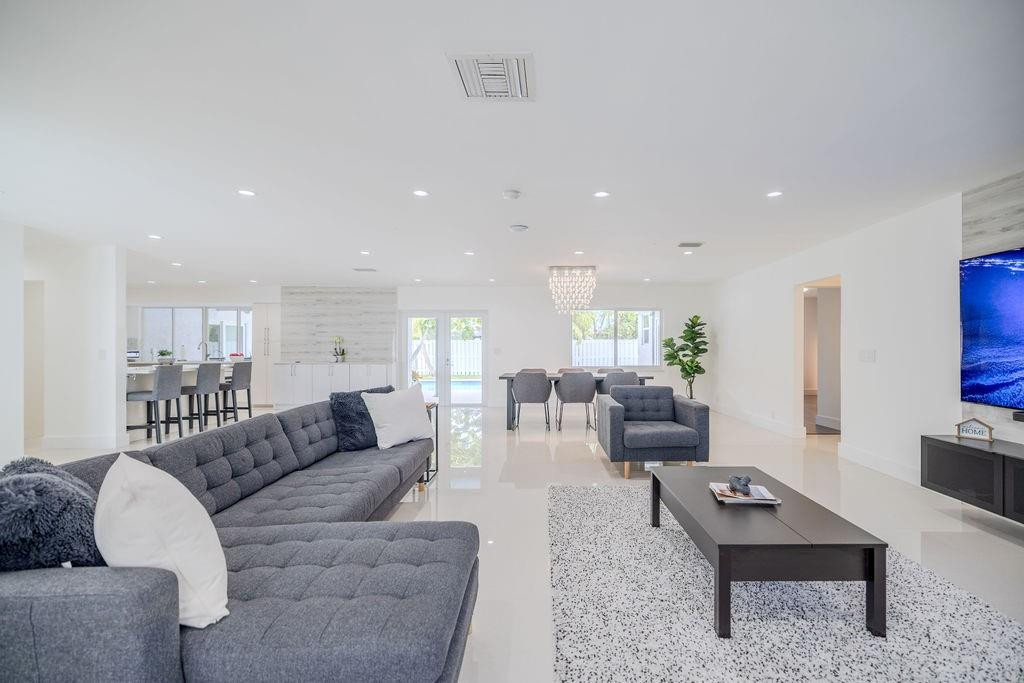 8551 Gatehouse Road Plantation, FL 33324 - Photo 8 of 98 Photo 8