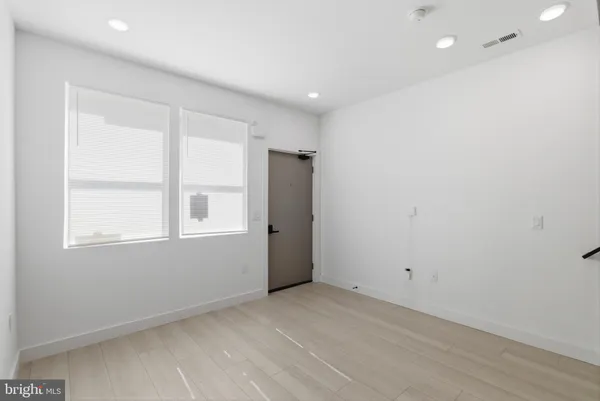 $2,500 | 1007 West Orleans Street, Philadelphia, PA 19133