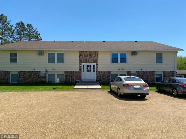 $995 | 710 Hillcrest Street, Unit 3, Baldwin, WI 54002