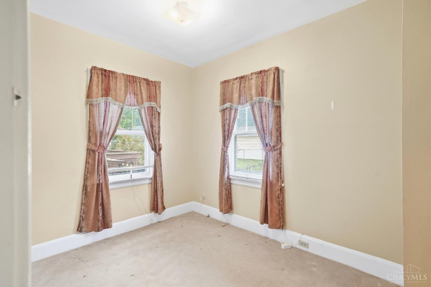 4403 Clifford Road Deer Park, OH 45236 - Photo 21 of 39 Gallery Image 21