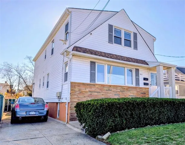 $999,000 | 119 11th Beach | Hammels