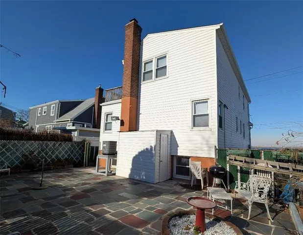 $999,000 | 119 11th Beach | Hammels