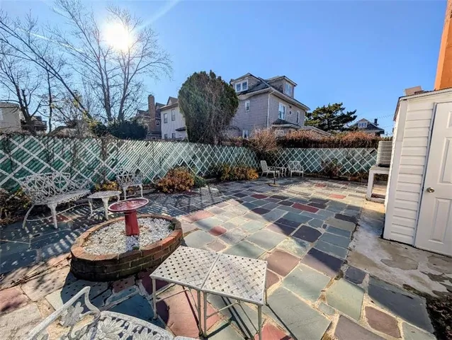 $999,000 | 119 11th Beach | Hammels