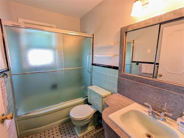 $999,000 | 119 11th Beach | Hammels