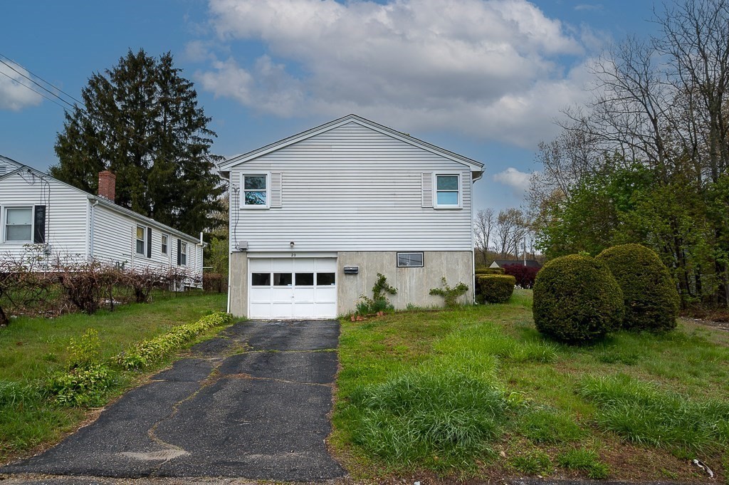 20 Winneconnett Road, Unit 20 Worcester, MA 01605 - Photo 2 of 24